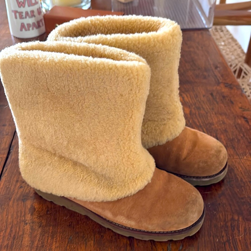UGG boots size 8